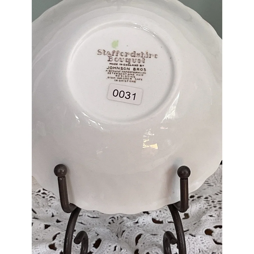 Vintage Johnson Brothers Staffordshire Bouquet 6 Piece Setting England IRONSTONE